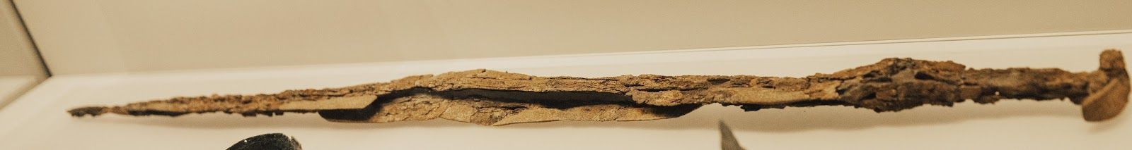 Photograph of the Vered Jericho iron sword — a 1.04-meter blade with bronze hilt, excavated in 1982 near Jericho and dated to the late 7th or early 6th century BC, now held at the Israel Museum, Jerusalem